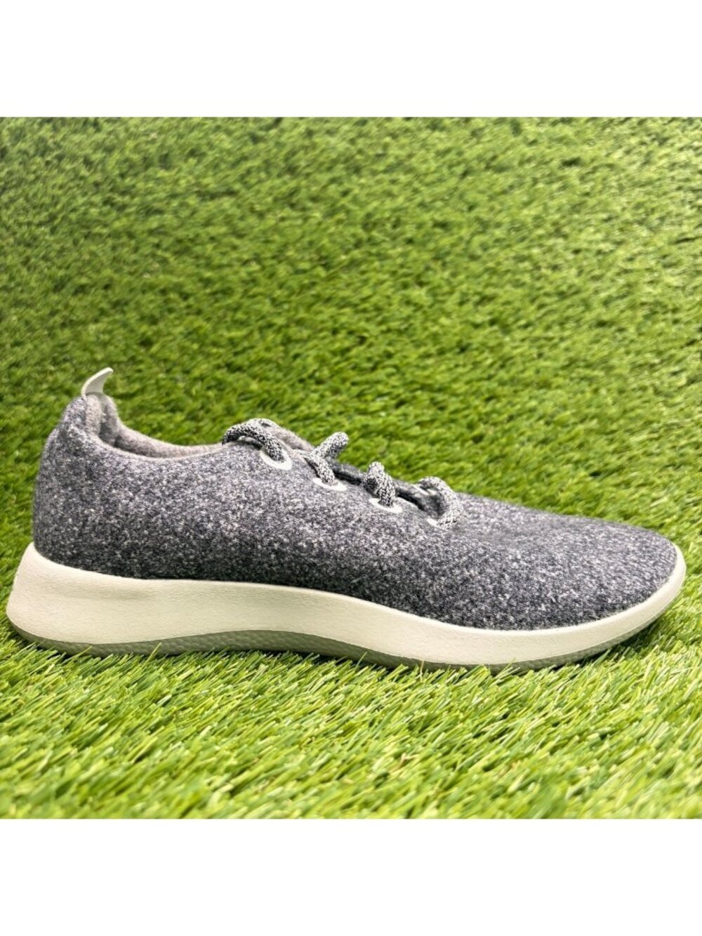 Allbirds Wool Runner Womens Size 9 Gray White Athletic Walking Shoes Sneakers
